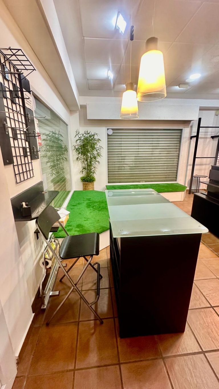 Local Comercial con estudio en Zoco Alcazaba de La Manga del Mar Menor